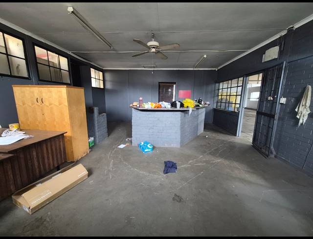 400M² WAREHOUSE TO LET IN LUIPAARDSVLEI